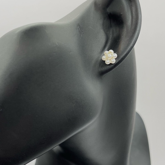 Freshwater Pearl Silver Stud Earrings - Picture 1 of 4